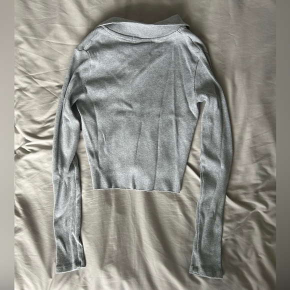 Brandy Melville Cropped Long Sleeve - Picture 7 of 10